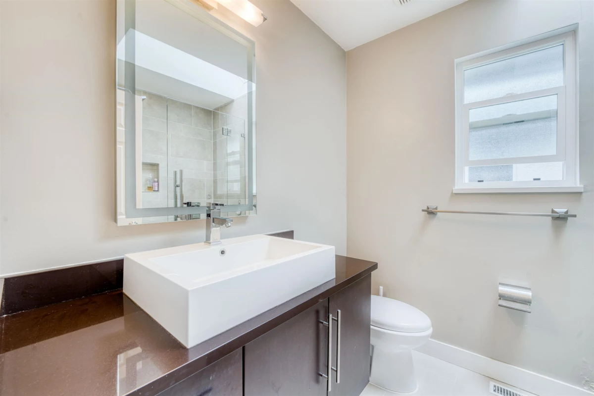 Laundry Room Photo of 12328 Imperial Drive, Richmond, BC