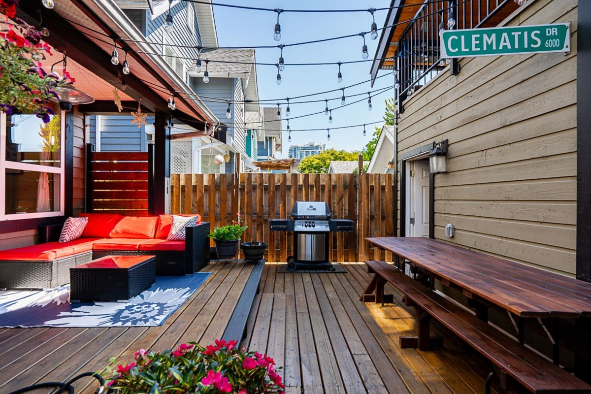 Front Yard Photo of 132 Star Crescent, New Westminster, BC