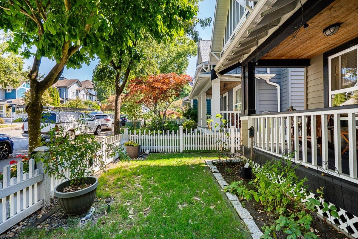 Living Room Photo of 132 Star Crescent, New Westminster, BC