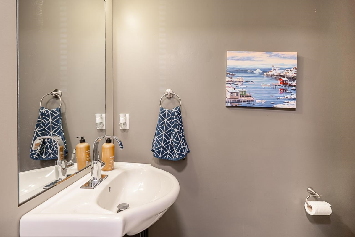 Powder Room Photo of 132 Star Crescent, New Westminster, BC