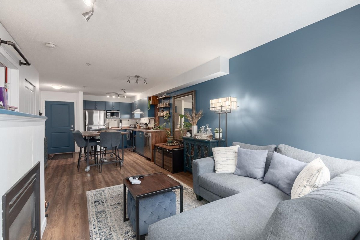 Family Room Photo of 112 38003 Second Avenue, Squamish, BC