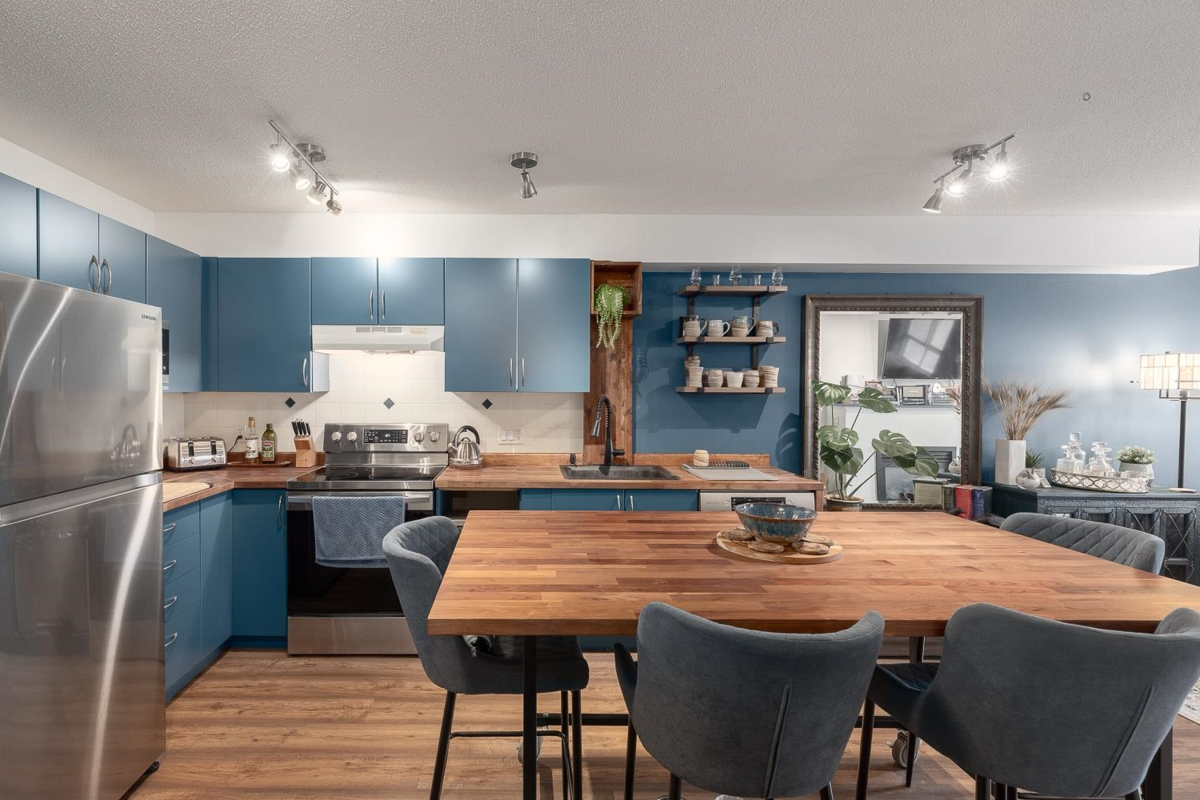 Primary Bathroom Photo of 112 38003 Second Avenue, Squamish, BC