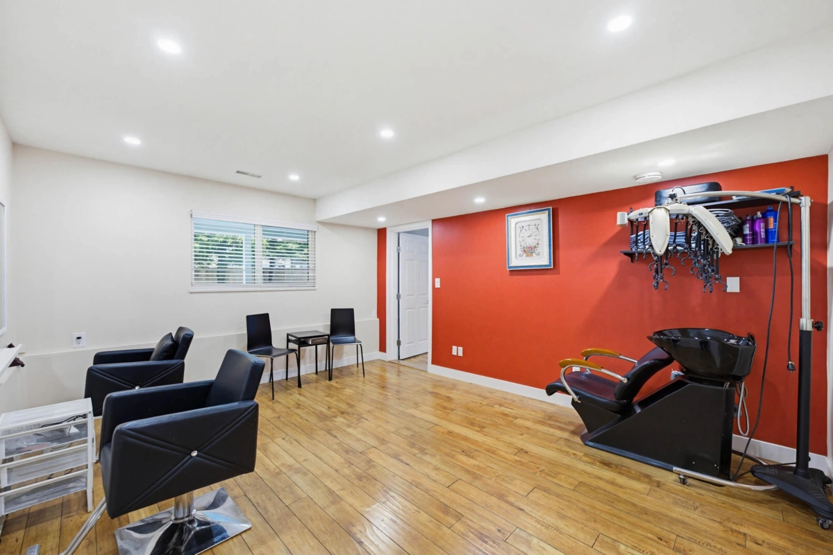 Basement Recreation Room Photo of 9490 206a Street, Langley, BC
