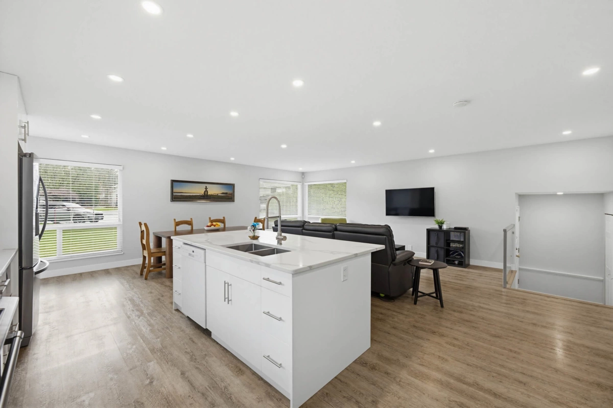 Breakfast Nook Photo of 9490 206a Street, Langley, BC