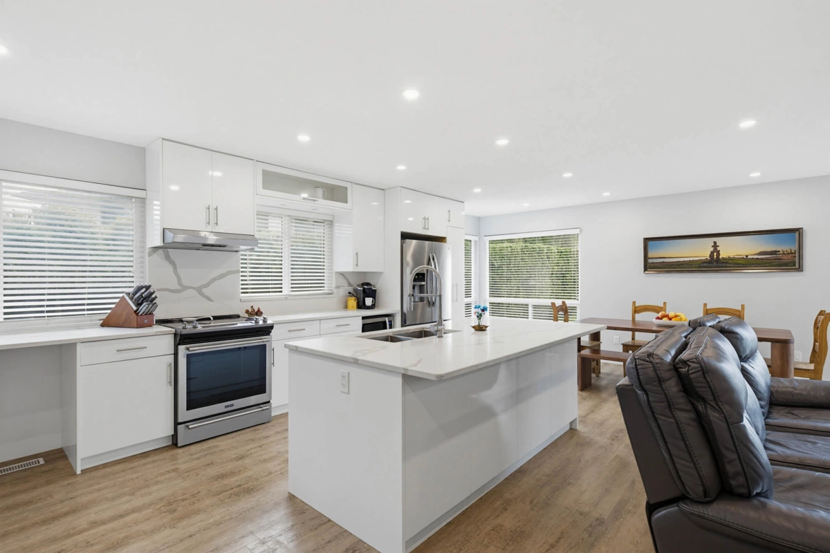 Dining Area Photo of 9490 206a Street, Langley, BC
