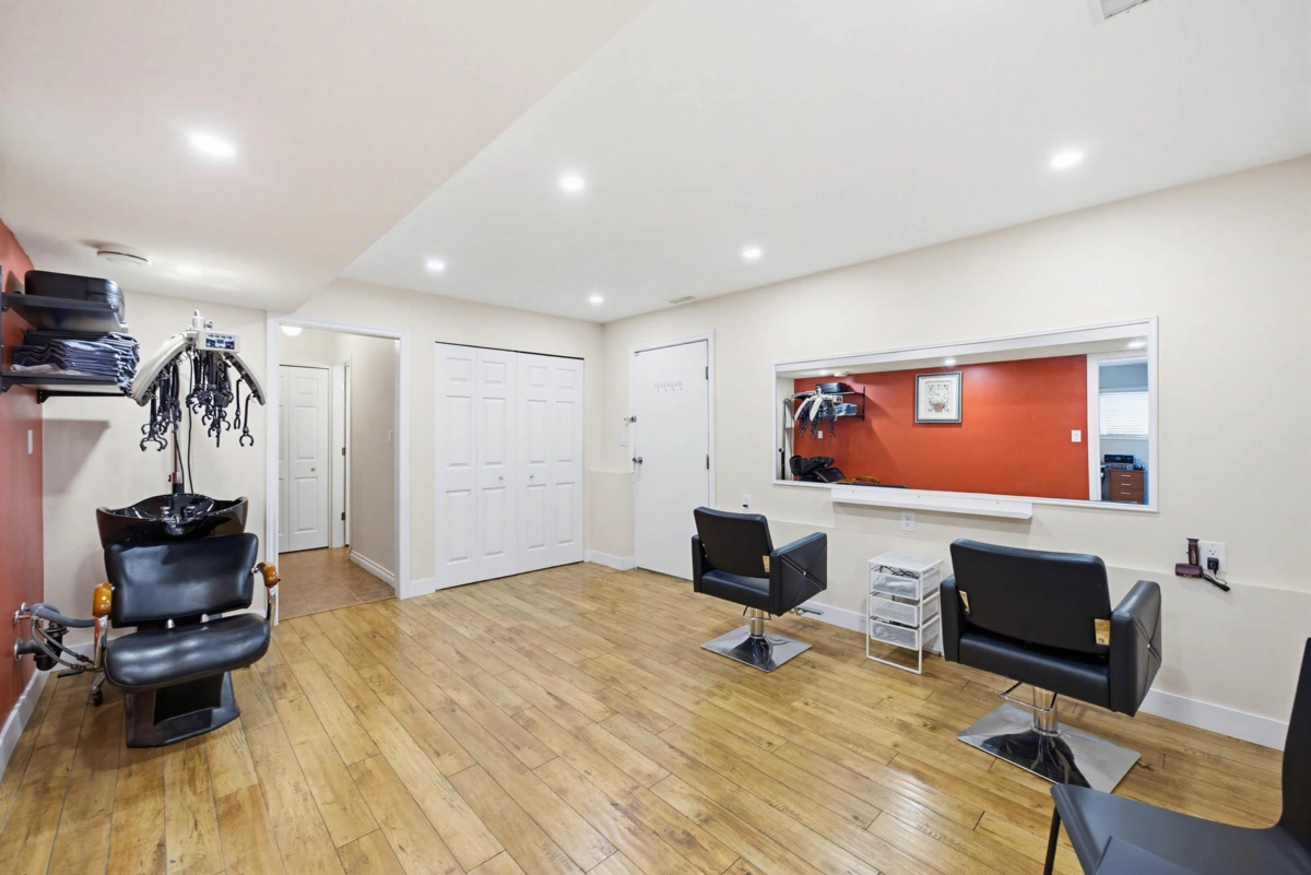 Mudroom Photo of 9490 206a Street, Langley, BC