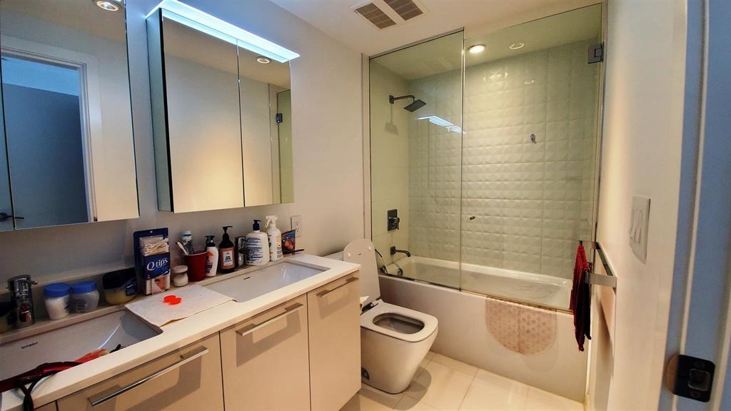 Living Room Photo of 312 2220 Kingsway, Vancouver, BC