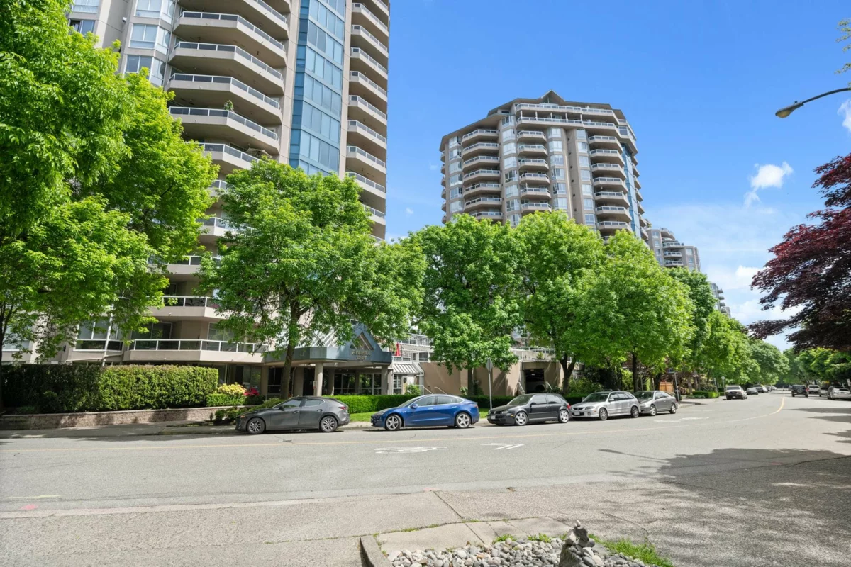Entry Foyer Photo of 1105 1235 Quayside Drive, New Westminster, BC