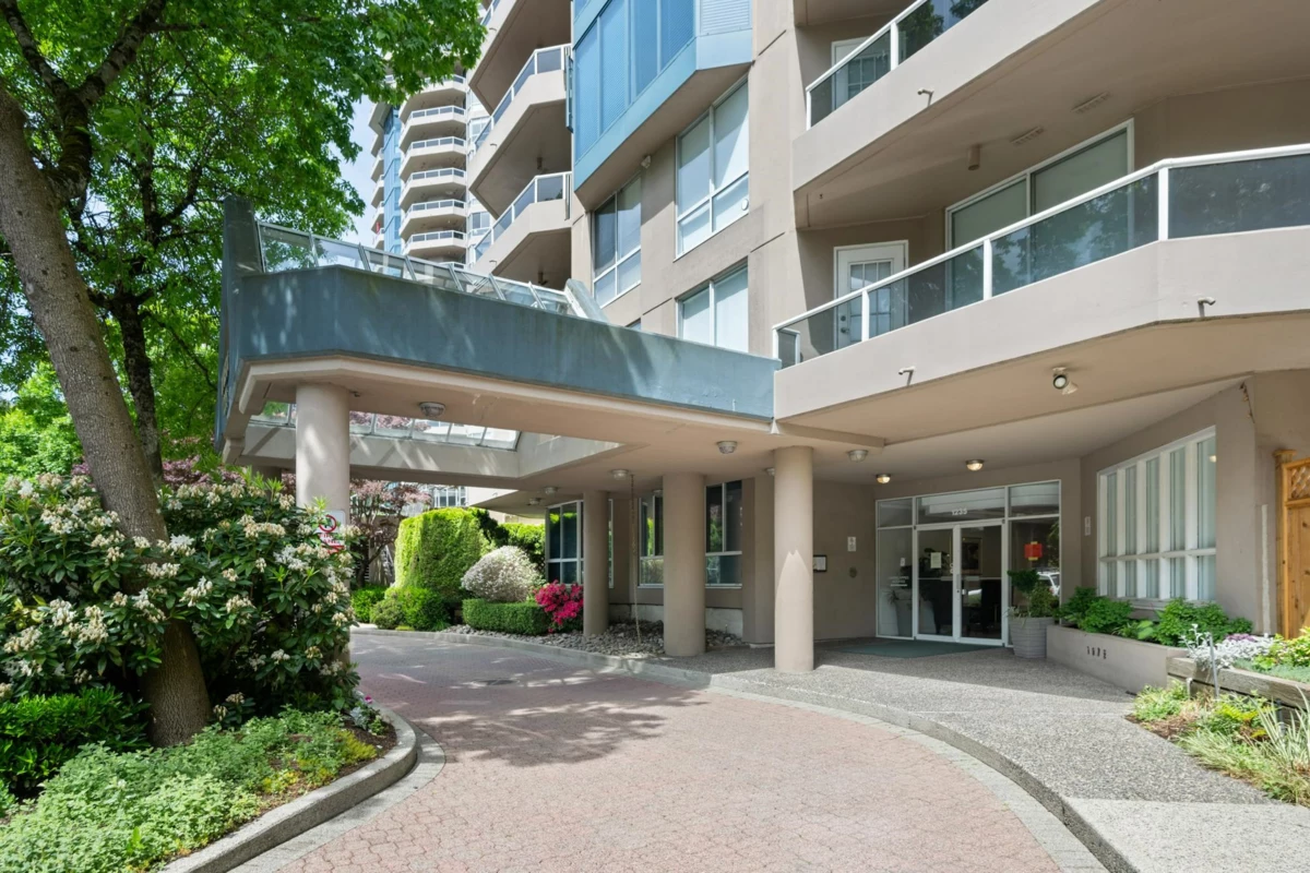 Powder Room Photo of 1105 1235 Quayside Drive, New Westminster, BC