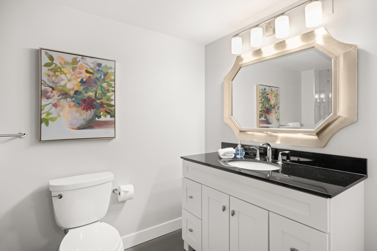 Primary Bathroom Photo of 1105 1235 Quayside Drive, New Westminster, BC