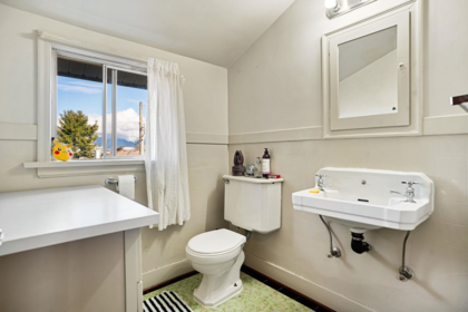 Mudroom Photo of 475 W 27th Avenue, Vancouver, BC