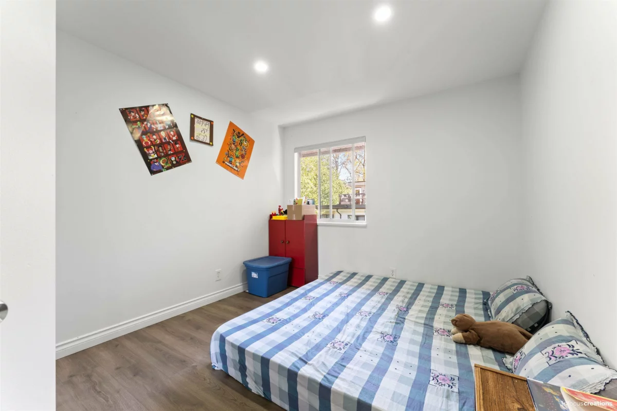 Walk-In Closet Photo of 21 7140 132 Street, Surrey, BC