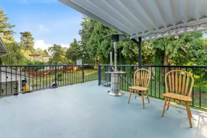 Entry Foyer Photo of 9761 124a Street, Surrey, BC