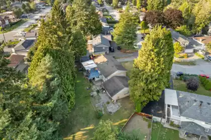 Front Yard Photo of 9761 124a Street, Surrey, BC