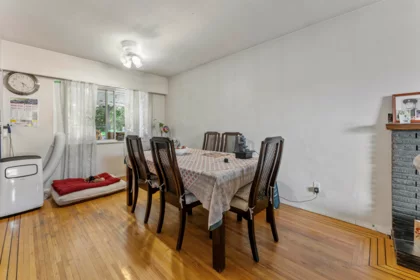 Kitchen Photo of 9761 124a Street, Surrey, BC