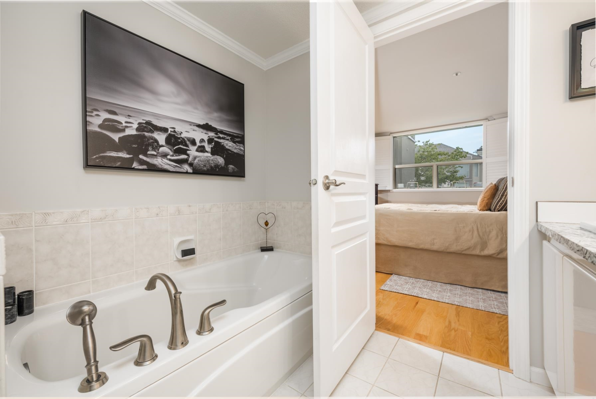 Kitchen Island Photo of 109N 1100 56 Street, Delta, BC