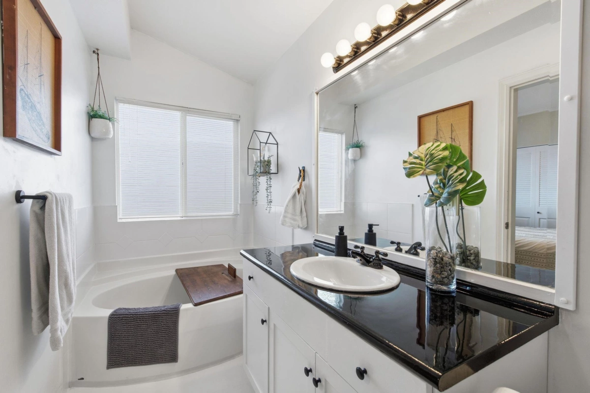 Basement Recreation Room Photo of 10241 244 Street, Maple Ridge, BC