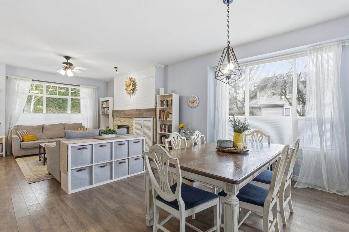 Breakfast Nook Photo of 10241 244 Street, Maple Ridge, BC