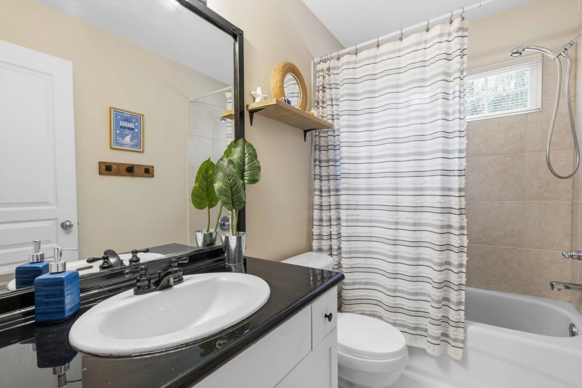 Hallway Photo of 10241 244 Street, Maple Ridge, BC