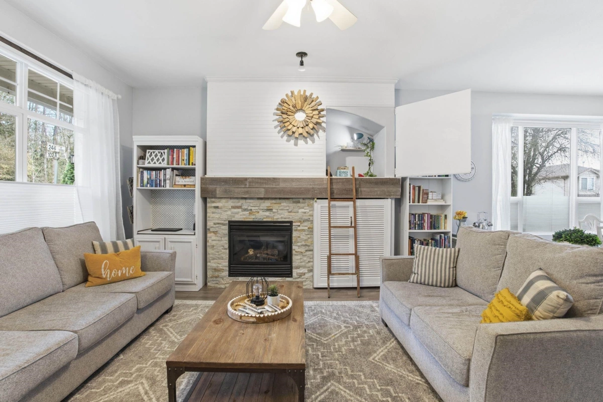 Kitchen Island Photo of 10241 244 Street, Maple Ridge, BC