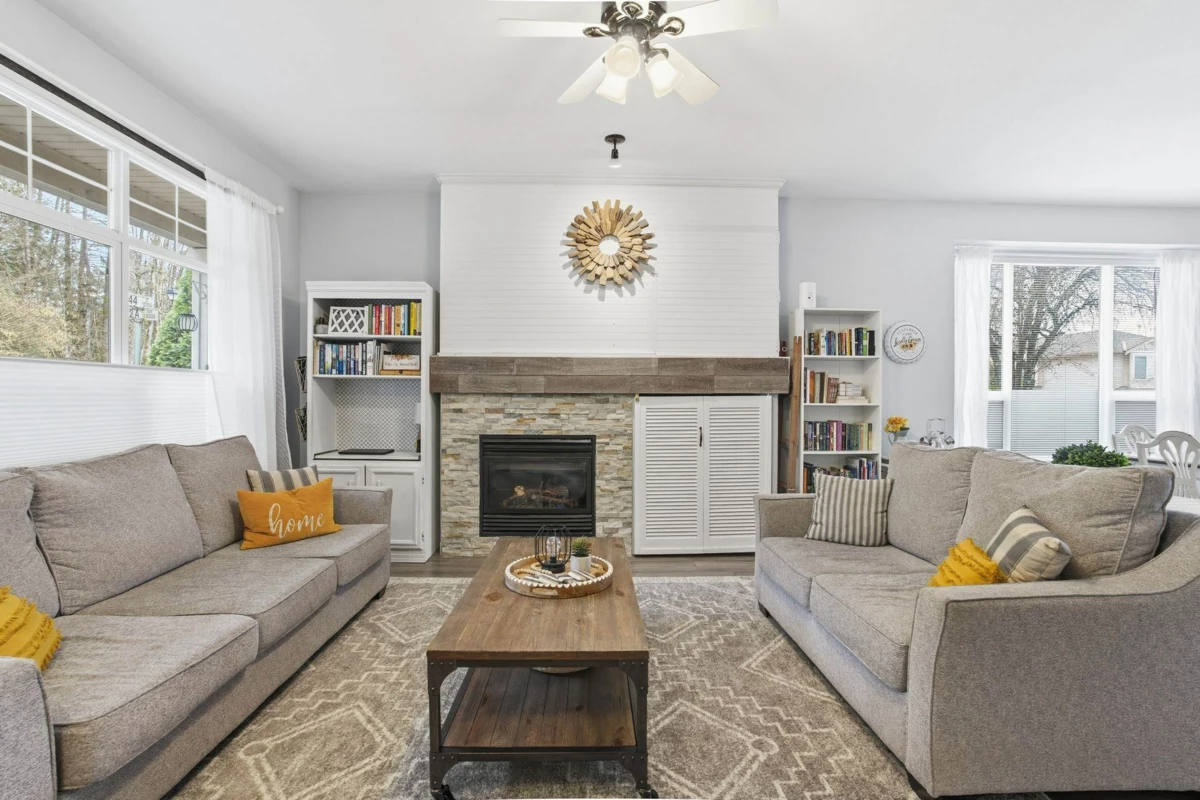 Kitchen Photo of 10241 244 Street, Maple Ridge, BC