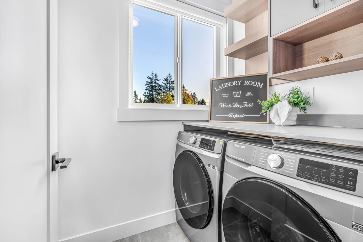 Backyard Photo of 16059 9a Ave Avenue, Surrey, BC