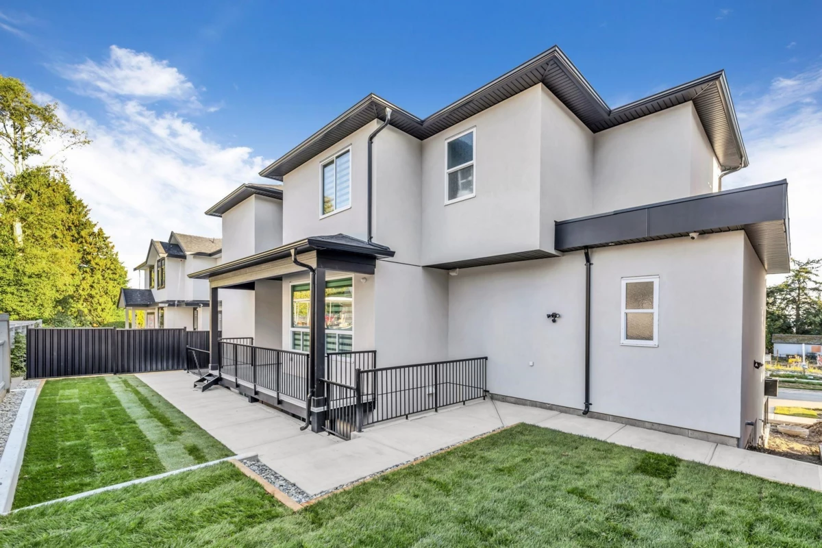 Fitness Center Photo Near 16059 9a Ave Avenue, Surrey, BC