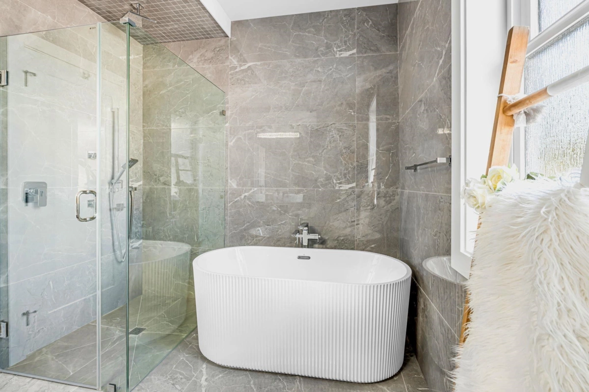 Hot Tub / Spa Photo of 16059 9a Ave Avenue, Surrey, BC