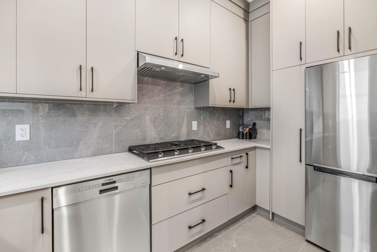 Kitchen Photo of 16059 9a Ave Avenue, Surrey, BC