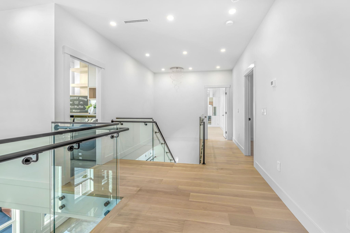 Laundry Room Photo of 16059 9a Ave Avenue, Surrey, BC