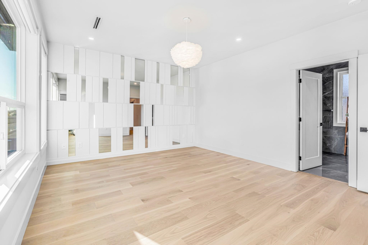 Mudroom Photo of 16059 9a Ave Avenue, Surrey, BC