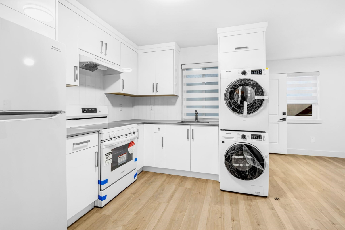 Outdoor Kitchen Photo of 16059 9a Ave Avenue, Surrey, BC