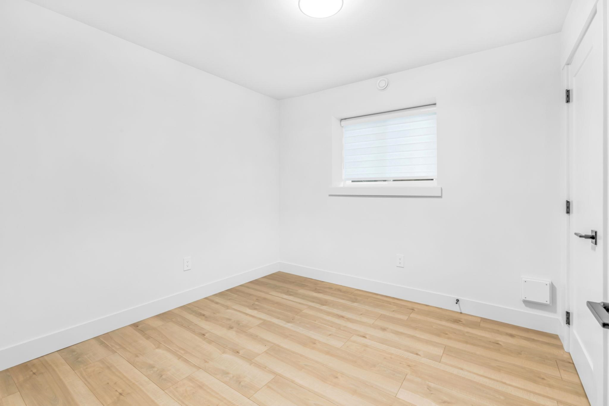 Swimming Pool Photo of 16059 9a Ave Avenue, Surrey, BC