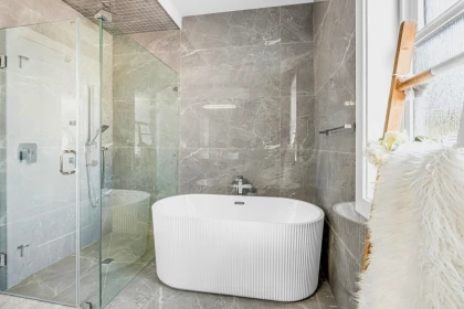 Hot Tub / Spa Photo of 16059 9a Avenue, Surrey, BC