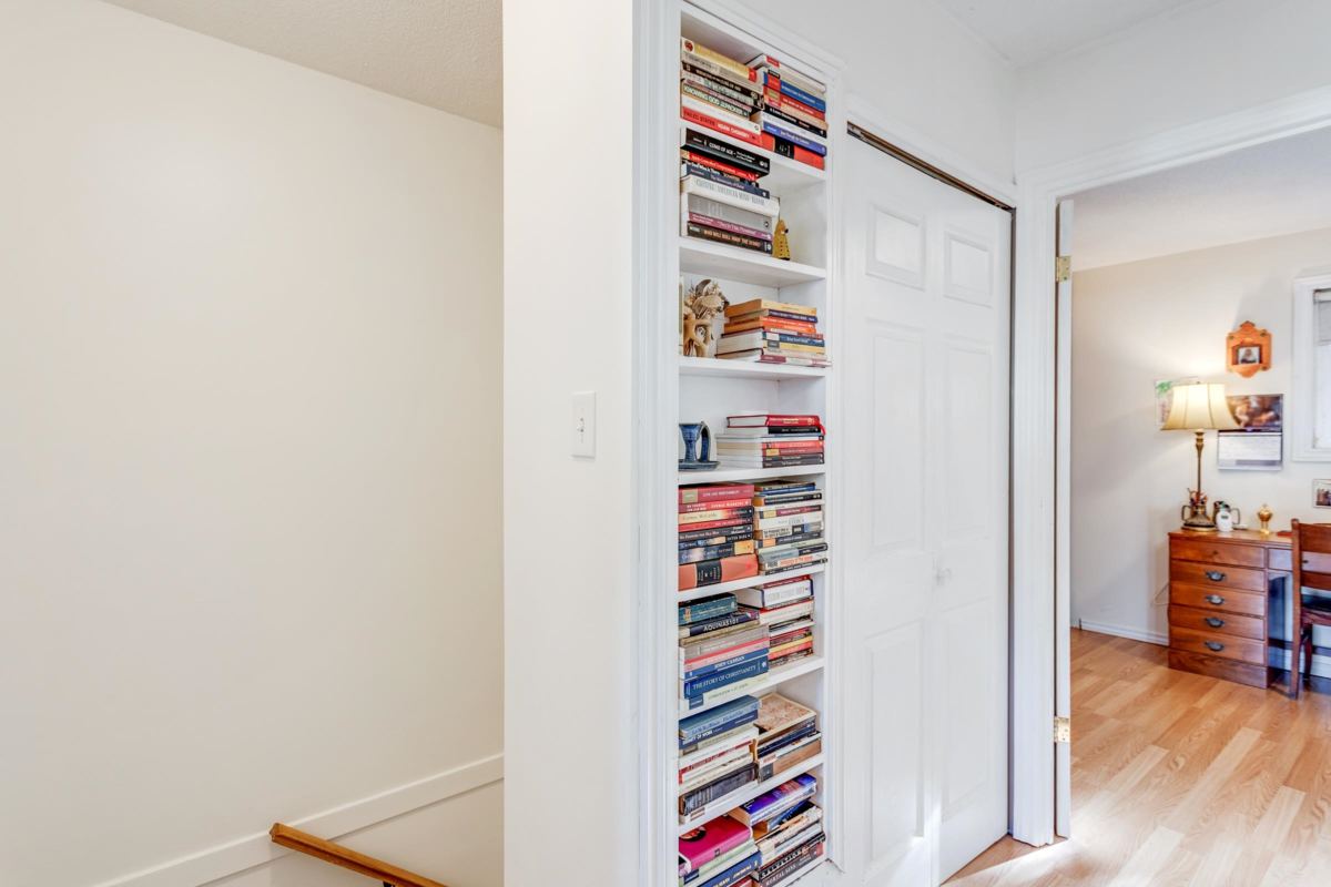 Breakfast Nook Photo of 8918 Ganymede Place, Burnaby, BC