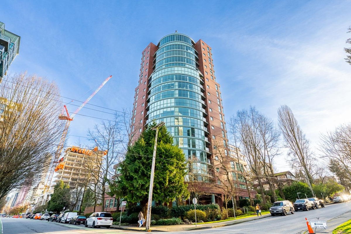 Fitness Center Photo Near 802 1888 Alberni Street, Vancouver, BC