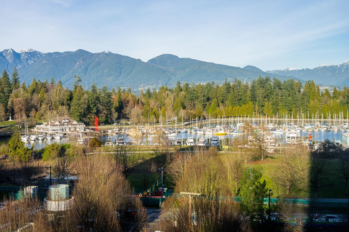 Garden / Landscaping Photo of 802 1888 Alberni Street, Vancouver, BC