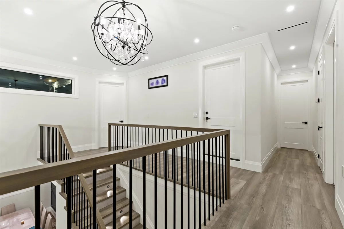 Entry Foyer Photo of 15901 88a Avenue, Surrey, BC