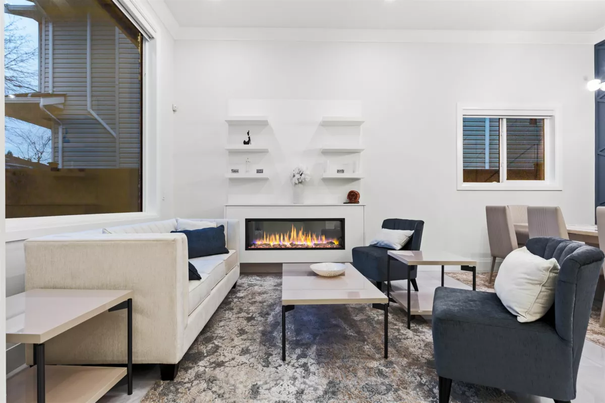 Kitchen Photo of 15901 88a Avenue, Surrey, BC