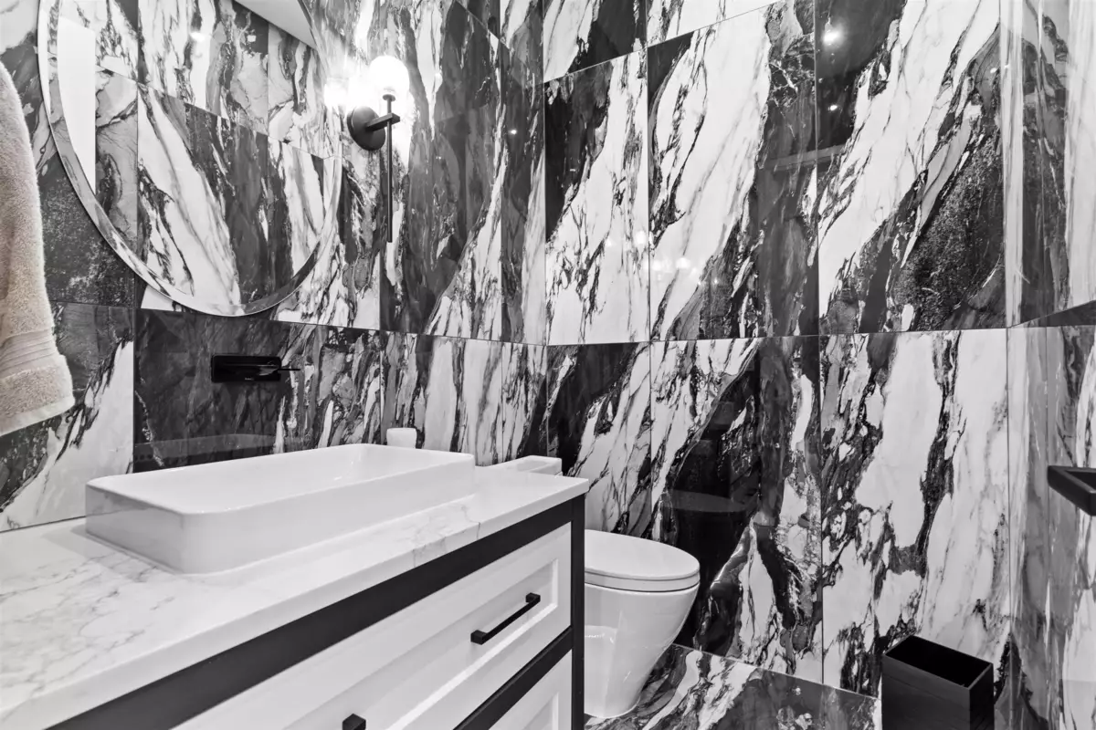 Laundry Room Photo of 15901 88a Avenue, Surrey, BC