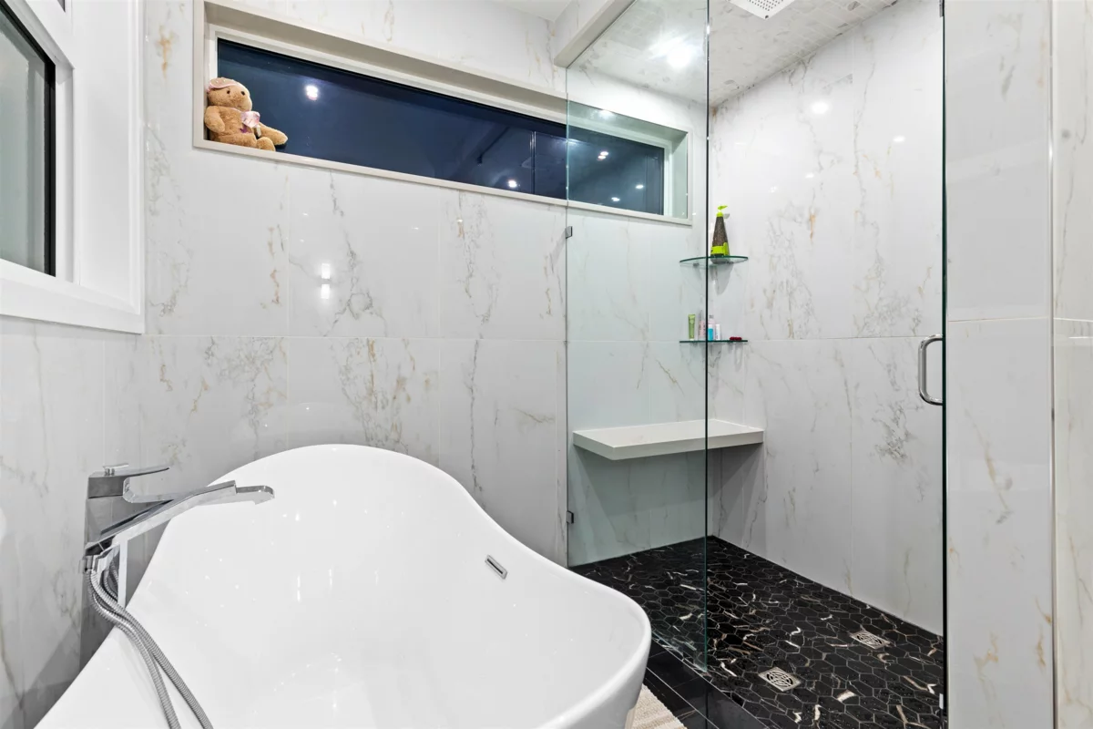 Outdoor Deck Photo of 15901 88a Avenue, Surrey, BC