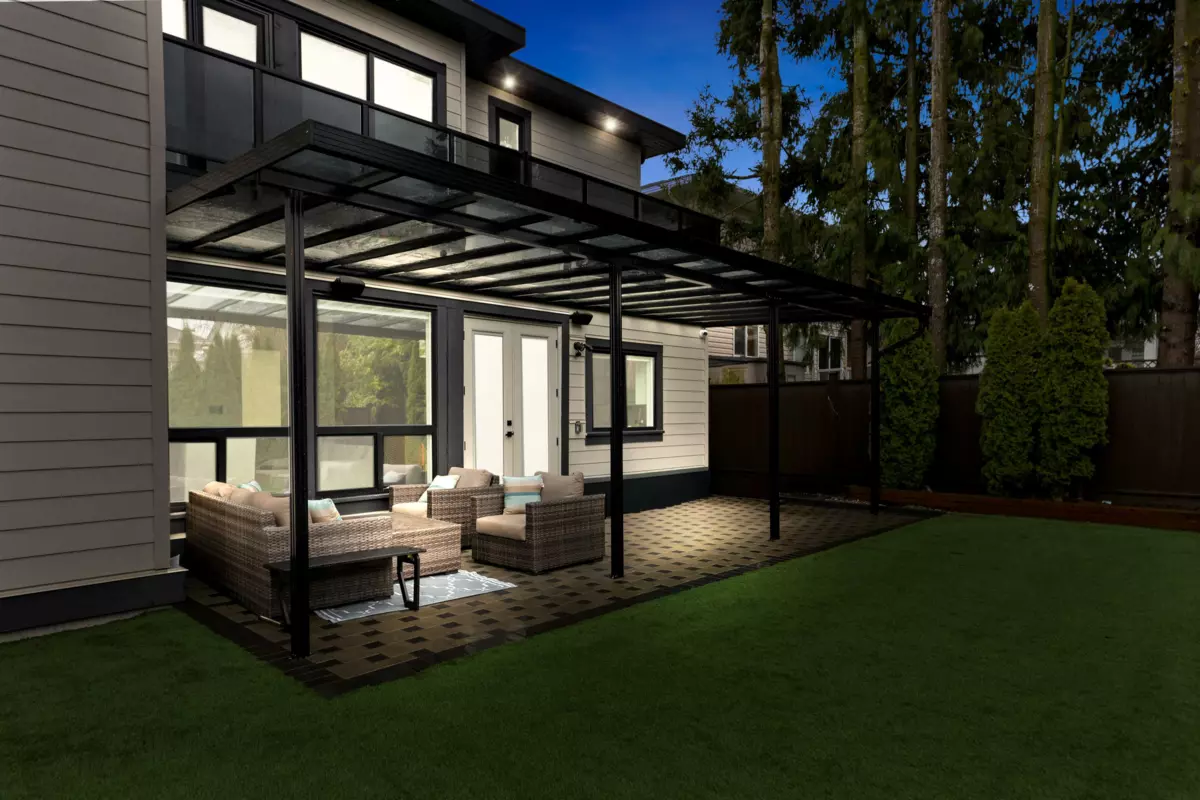 Outdoor Kitchen Photo of 15901 88a Avenue, Surrey, BC