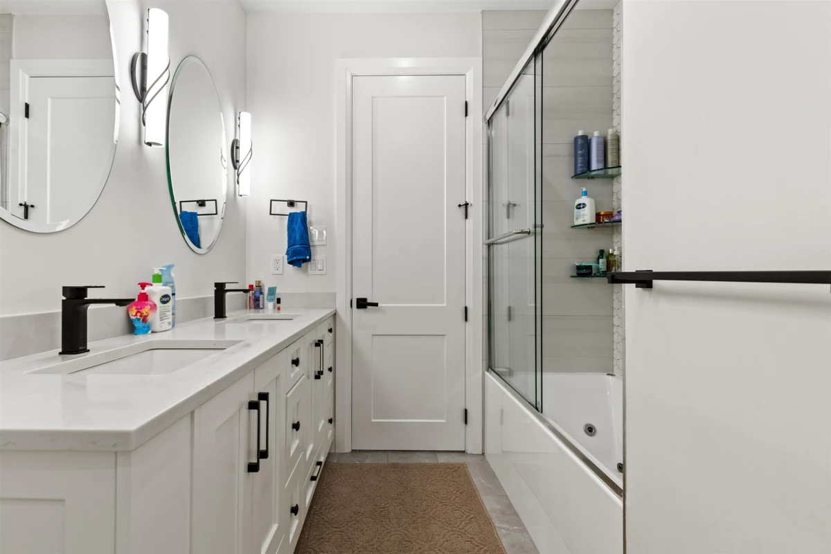 Outdoor Patio Photo of 15901 88a Avenue, Surrey, BC