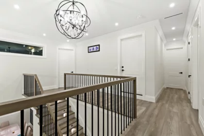 Entry Foyer Photo of 15901 88a Avenue, Surrey, BC