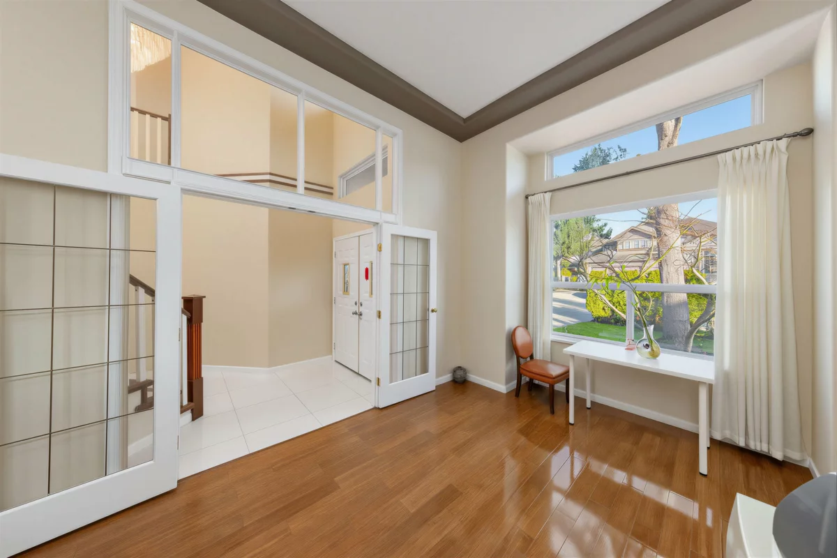 Kitchen Island Photo of 8067 162b Street, Surrey, BC