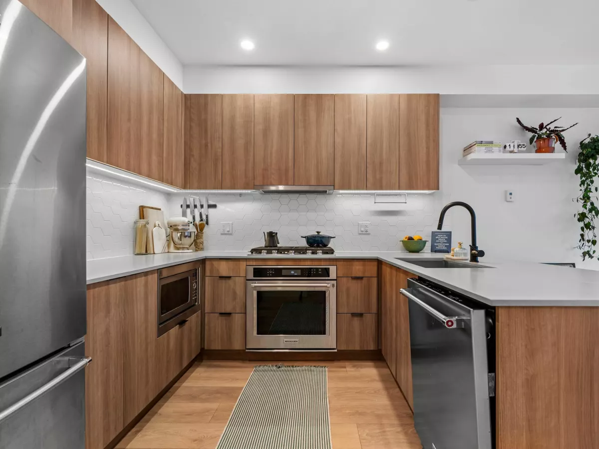 Breakfast Nook Photo of 27 533 E 3rd Street, North Vancouver, BC