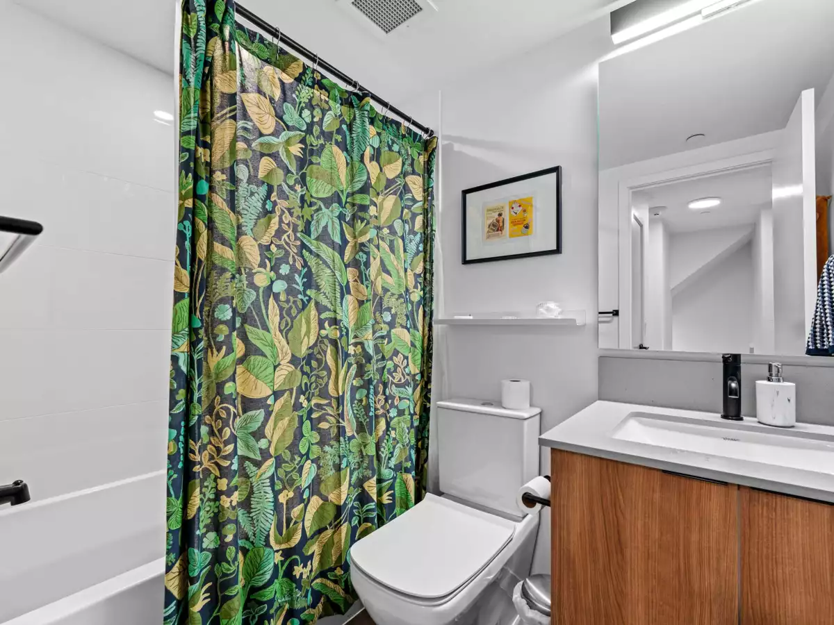 Hallway Photo of 27 533 E 3rd Street, North Vancouver, BC