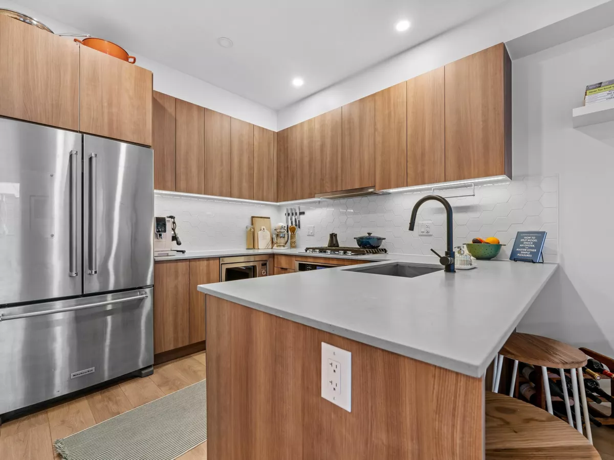 Kitchen Photo of 27 533 E 3rd Street, North Vancouver, BC