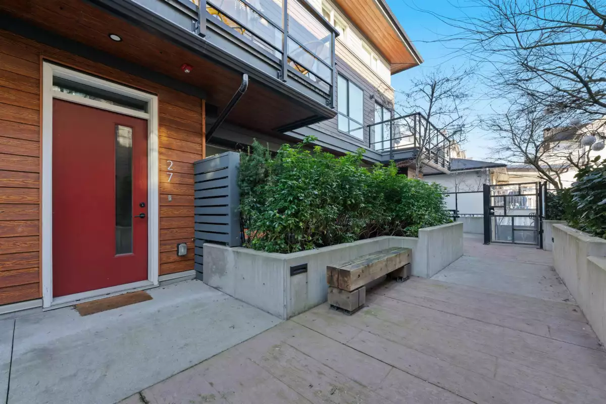Outdoor Kitchen Photo of 27 533 E 3rd Street, North Vancouver, BC