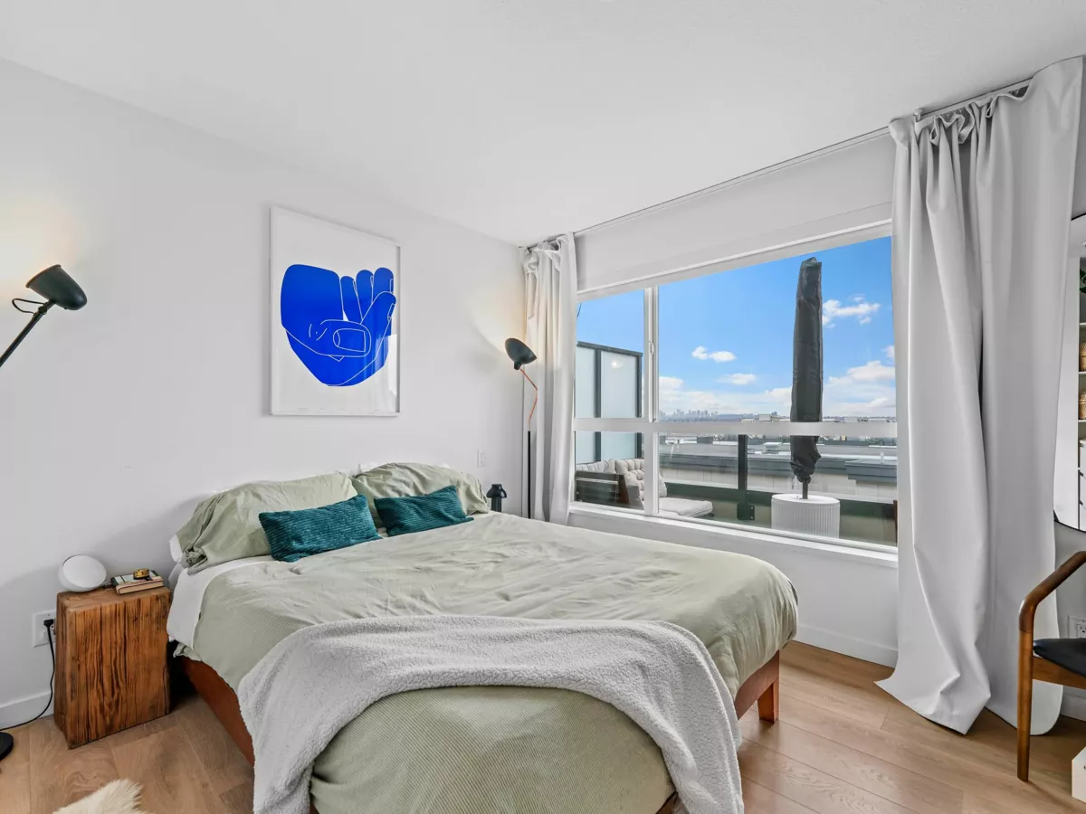 Powder Room Photo of 27 533 E 3rd Street, North Vancouver, BC